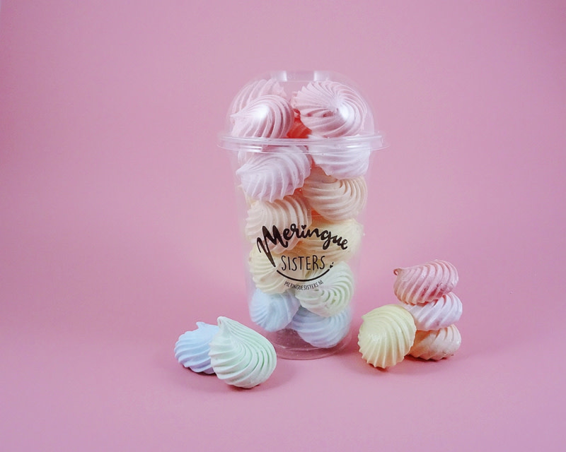 Cup Mini Meringues - Rainbow