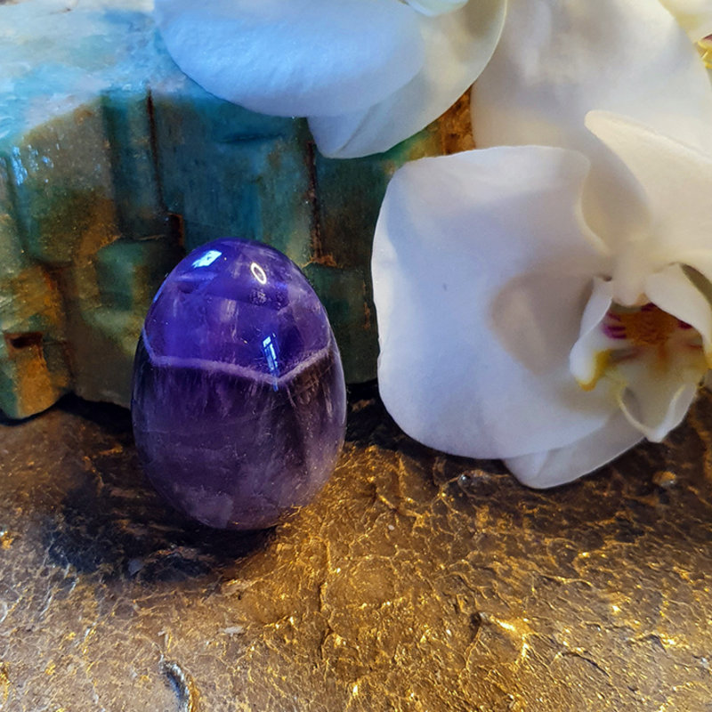 Chevron Amethyst yoni egg