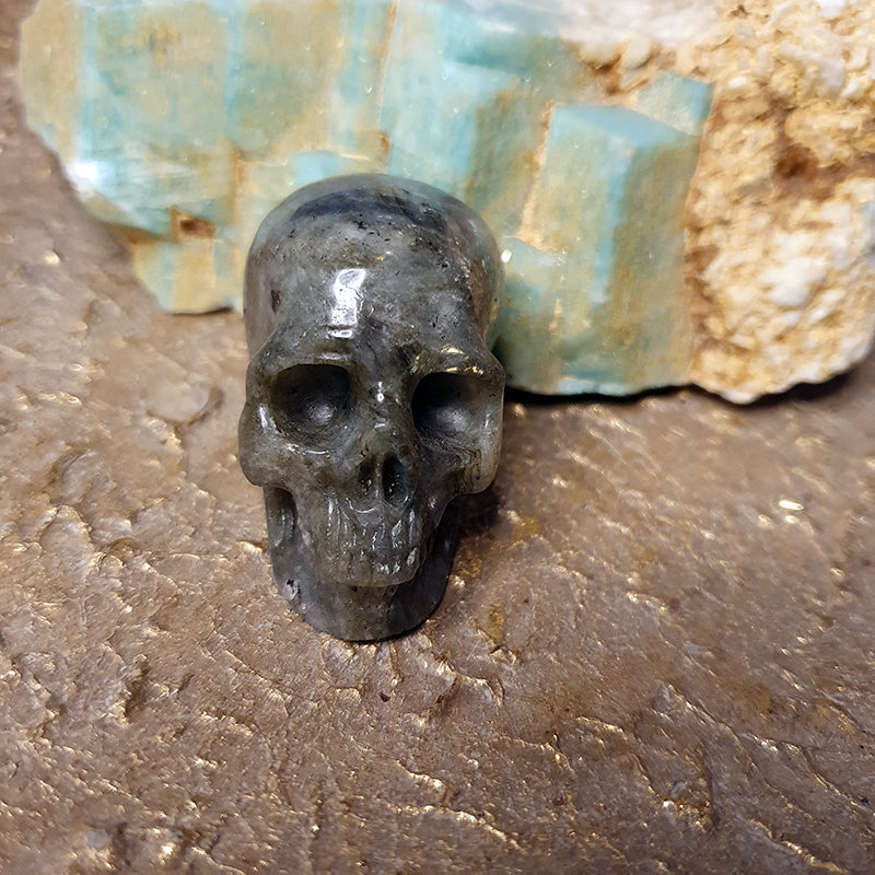 Crystal Skull BUD - Labradorite