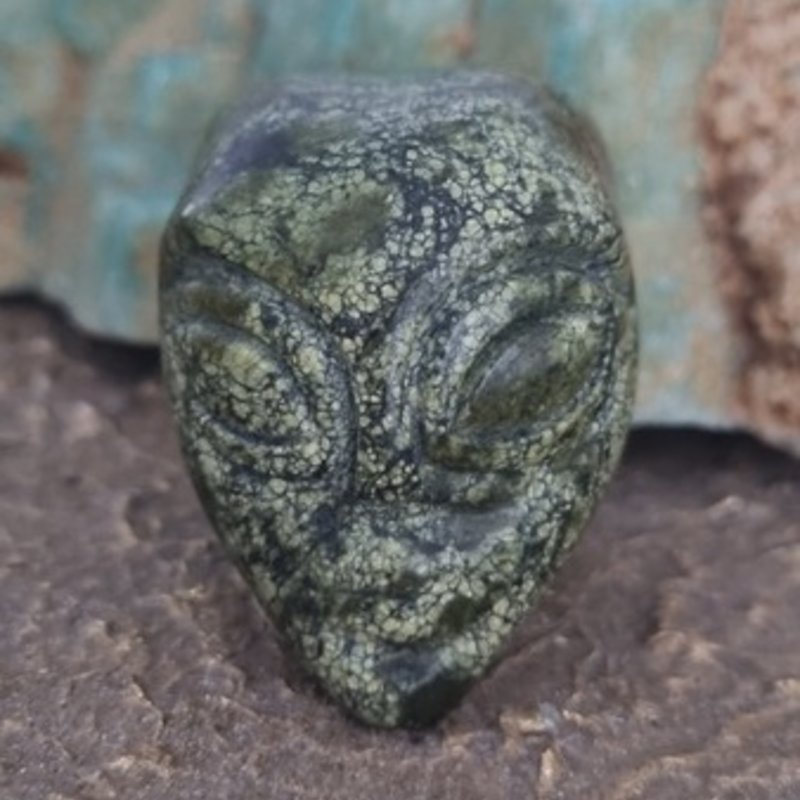 Crystal Alien Sathara - Serpentine Stone