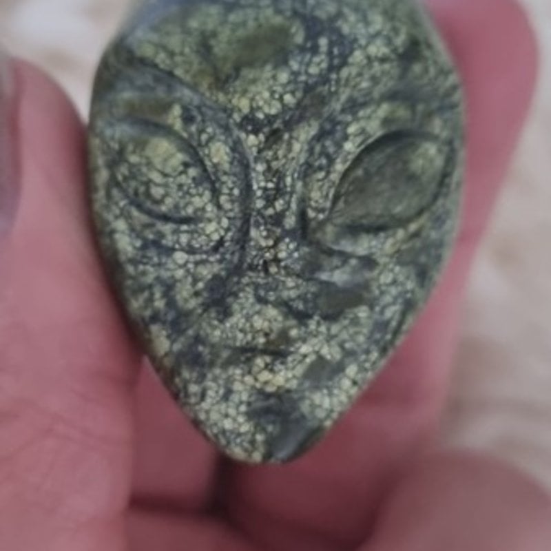 Crystal Alien Sathara - Serpentine Stone