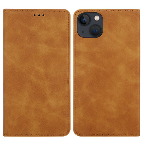 Coverzs Hoesje geschikt voor iPhone 14 Plus hoesje bundel - Luxe bookcase en transparant case - 2 hoogwaardige hoesjes voor Hoesje geschikt voor iPhone 14 Plus - Bundel van Bruin en Transparant hoesje