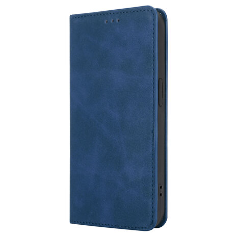 Coverzs Hoesje geschikt voor iPhone 14 Plus hoesje bundel - Luxe bookcase en transparant case - 2 hoogwaardige hoesjes voor Hoesje geschikt voor iPhone 14 Plus - Bundel van Blauw en Transparant hoesje