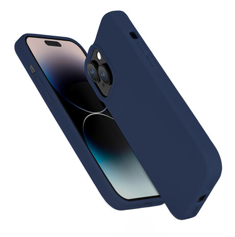 Coverzs Coverzs Solid silicone case geschikt voor iPhone 14 (marine blauw) + ShieldCase screenprotector - beschermglas iPhone bescherming - iPhone case bescherm hoesje + Screenprotector