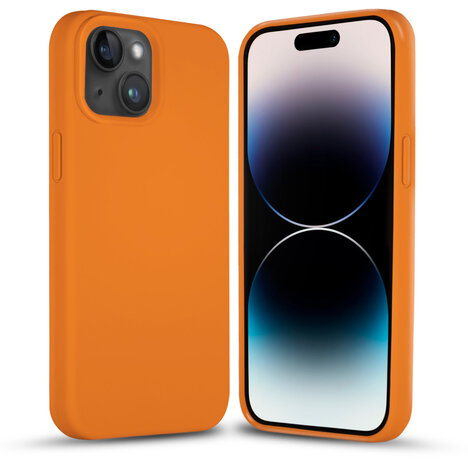 Coverzs Coverzs Solid silicone case geschikt voor iPhone 14 (oranje) + ShieldCase screenprotector - beschermglas iPhone bescherming - iPhone case bescherm hoesje + Screenprotector