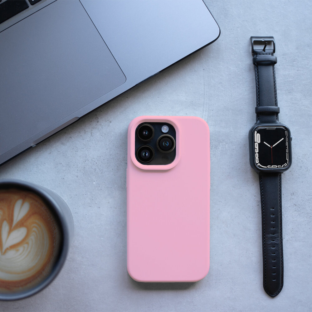 Coverzs Coverzs Solid silicone case geschikt voor iPhone 14 Pro (roze) + ShieldCase screenprotector - beschermglas iPhone bescherming - iPhone case bescherm hoesje + Screenprotector