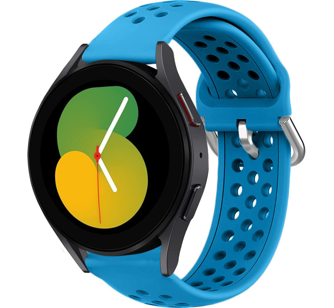 Strap-it Strap-it Bandje geschikt voor Samsung Galaxy Watch 5 (40mm / 44mm / Pro) bandje siliconen bandje met gaatjes (lichtblauw) - Incl. Oplader geschikt voor Samsung Galaxy Watch 5 40 mm / 44 mm / Pro (oplaadkabel)