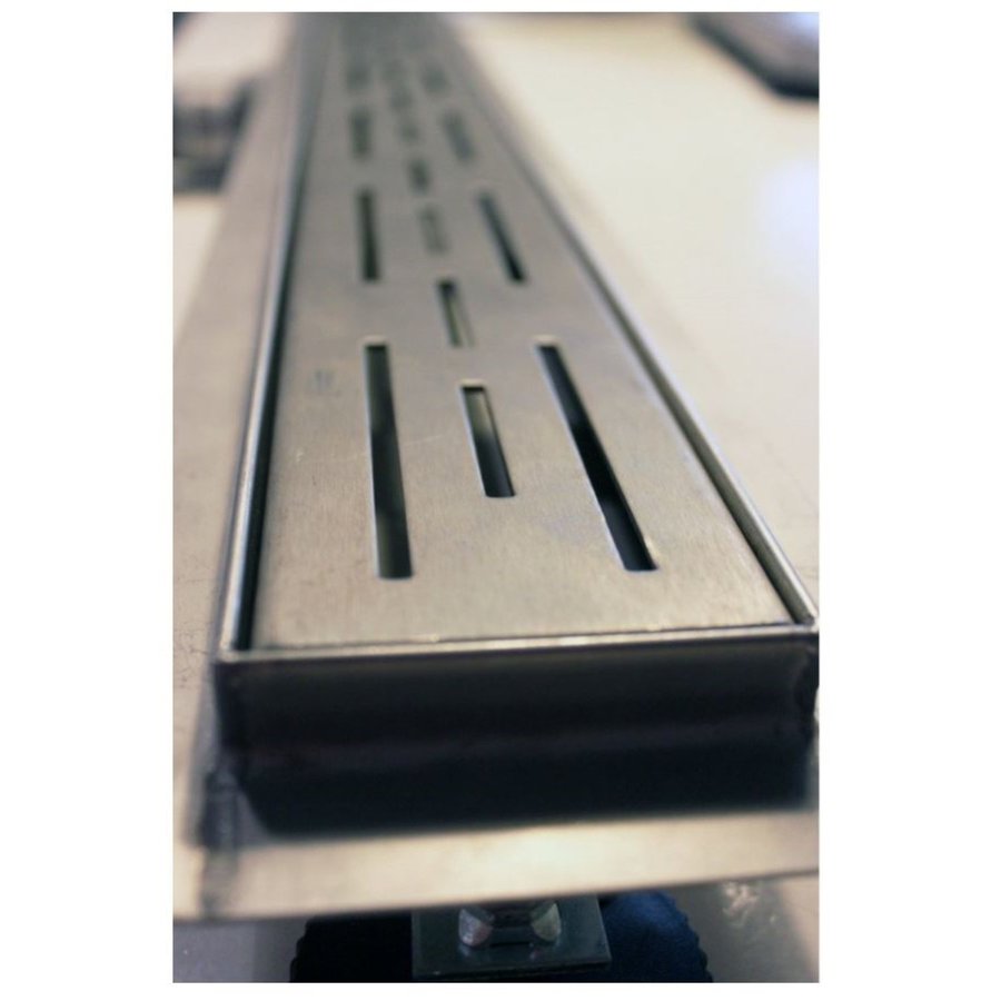 Douchegoot Brauer 60x7 cm RVS Vloerflens Inclusief Kunststof Sifon Verstelbare Poten