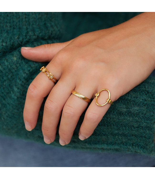 Gold Twisted Pattern Ring