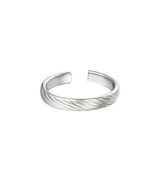 Silver Twisted Pattern Ring