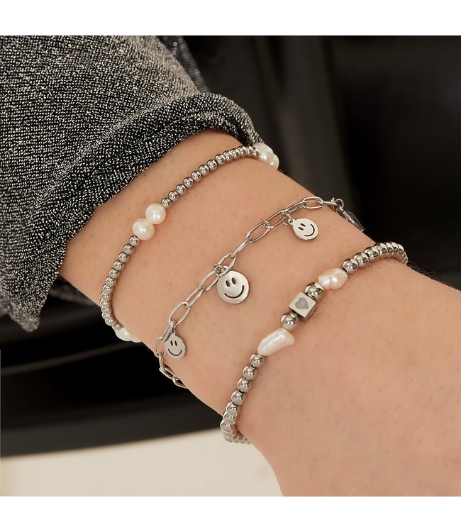 Refined Beads Bracelet