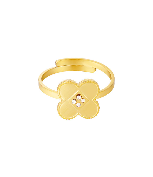 Flat Clover Ring