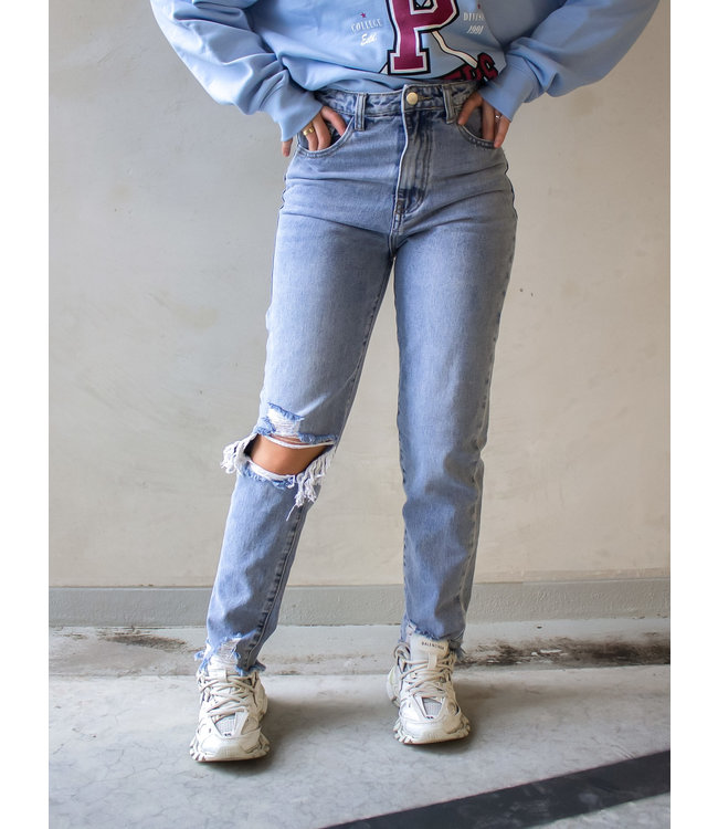 Ripped Knee Mom Jeans