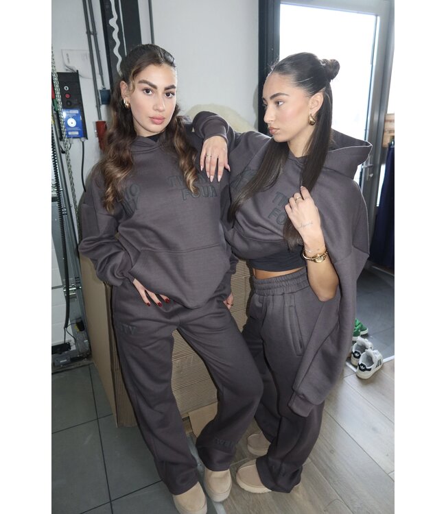 Priority Twenty-Four Tracksuit / Dark Grey
