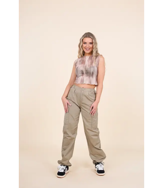 Parachute Cargo Pants / Khaki