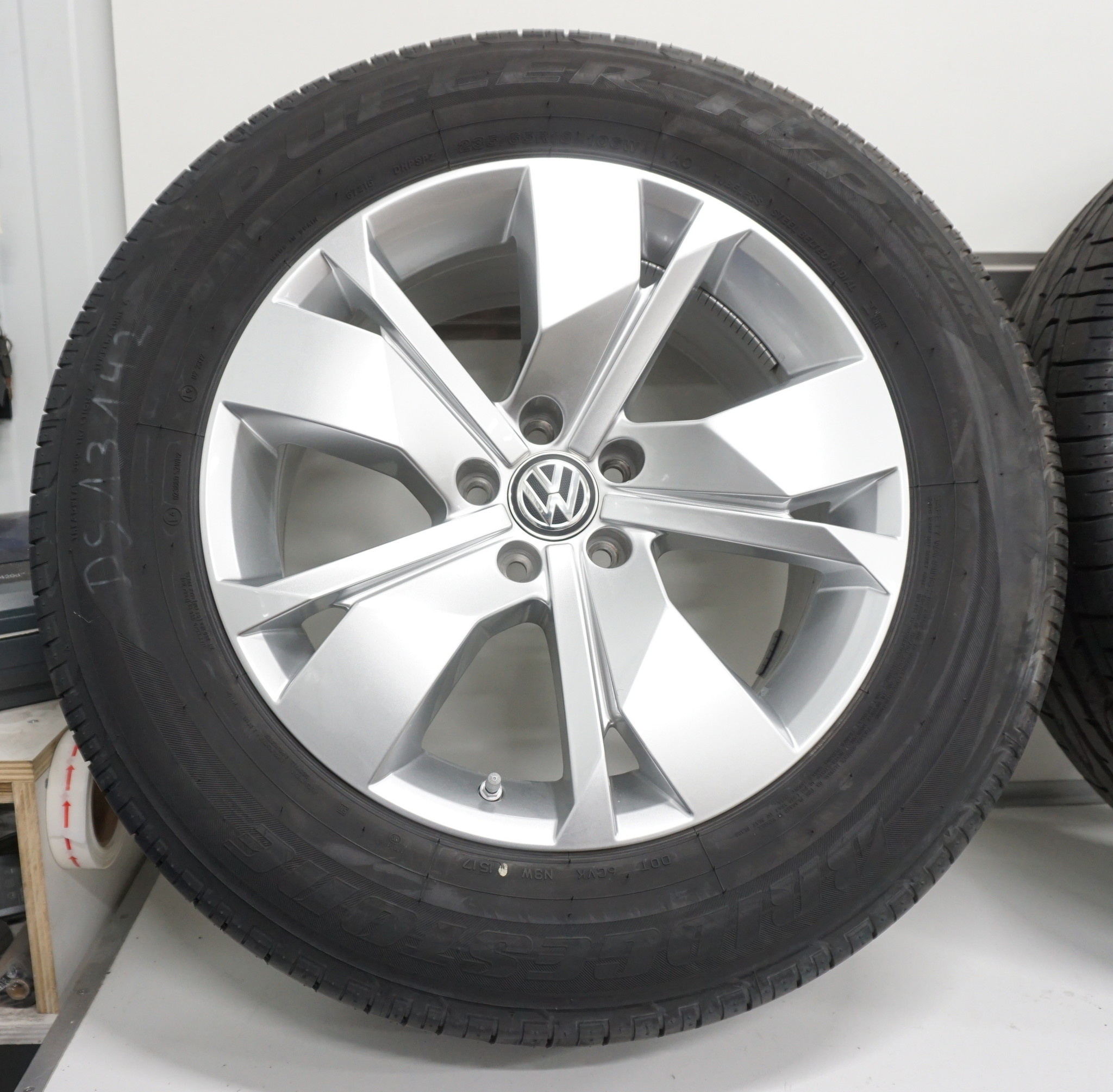 VW Touareg 3 18 Zoll Felgen Sommerkompletträder Bridgestone Original - JD  Raeder BMW & MINI Reifen gebraucht online kaufen