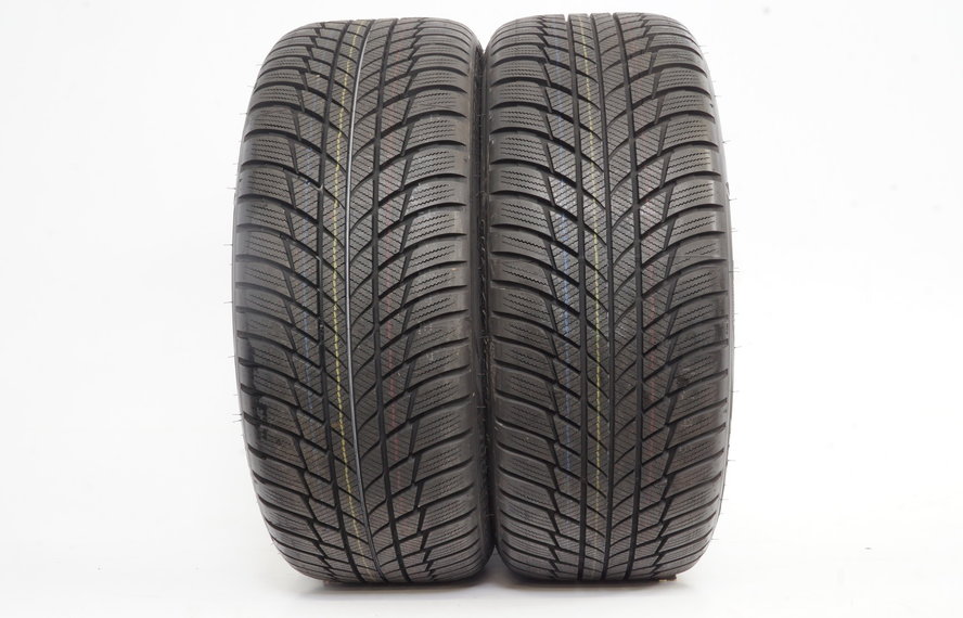 BMW BMW 1er F40 F41 2er Gran Coupe 18 Zoll 556M Felgen + Winterkompletträder Bridgestone NEU Runflat Original