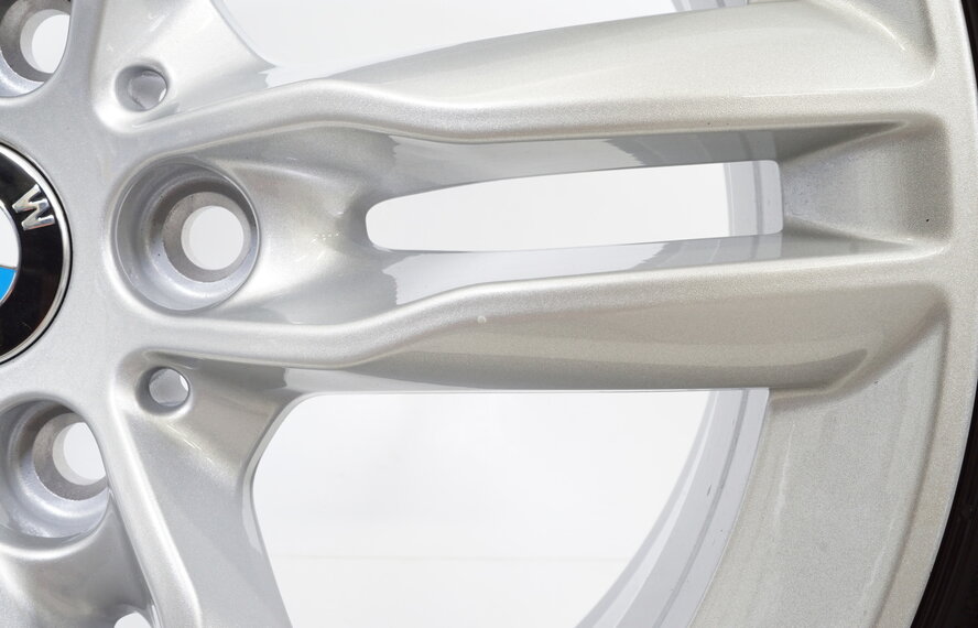 BMW BMW 2er F45 Active Gran Tourer 17-Zoll-Felgen 483M + Winterkompletträder Continental Runflat Original