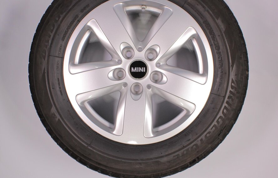 Mini Mini Countryman F60 517 16-Zoll-Felgen + Winterkompletträder Bridgestone Original