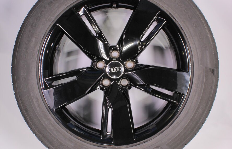 Audi Audi Q5 19-Zoll-Felgen + Sommerkompletträder Continental Original