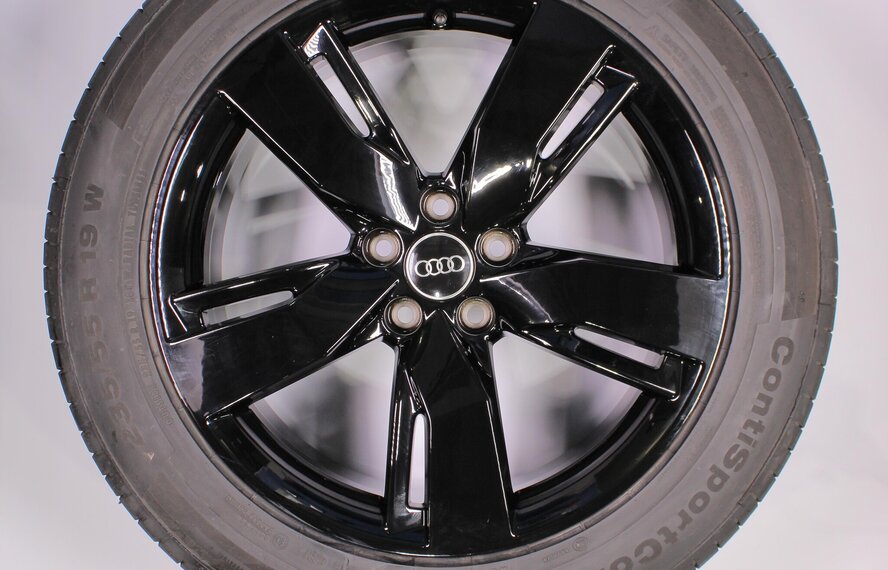 Audi Audi Q5 19-Zoll-Felgen + Sommerkompletträder Continental Original