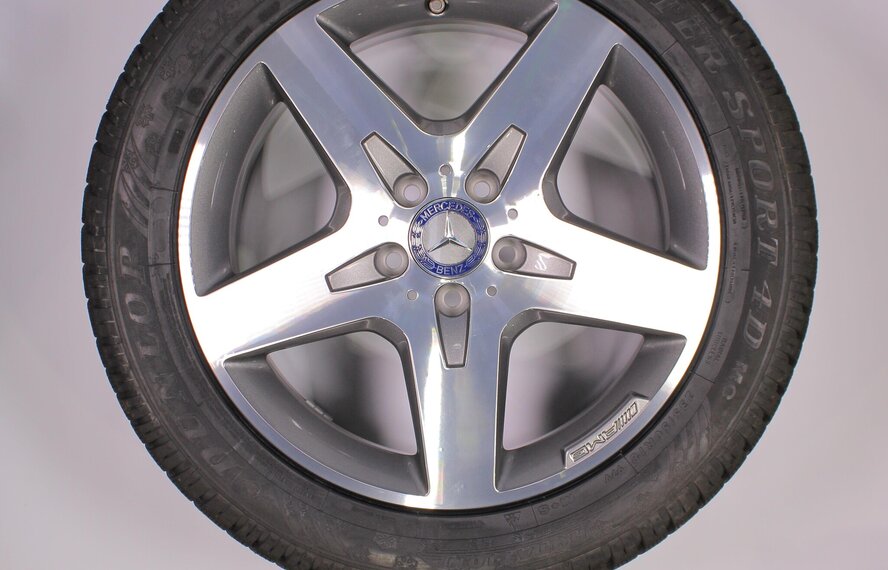 Mercedes Mercedes GLA Klasse X156 18-Zoll AMG Felgen + Winterkompletträder Dunlop NEU Original