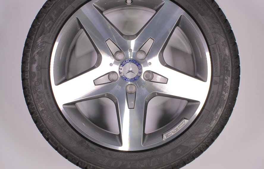 Mercedes Mercedes GLA Klasse X156 18-Zoll AMG Felgen + Winterkompletträder Dunlop NEU Original