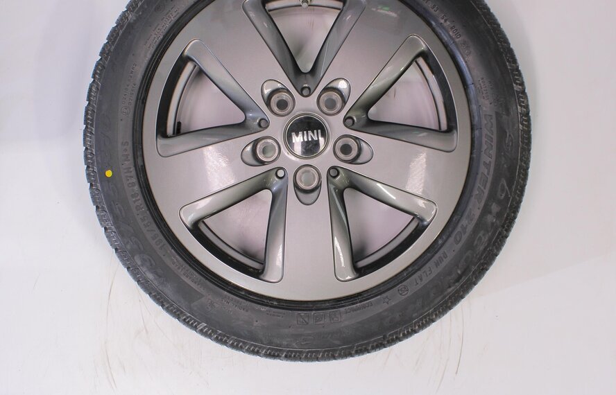 Mini Mini Cooper / S / One / Cabrio F55 F56 F57 517 16-Zoll Pirelli Winterkompletträder Original