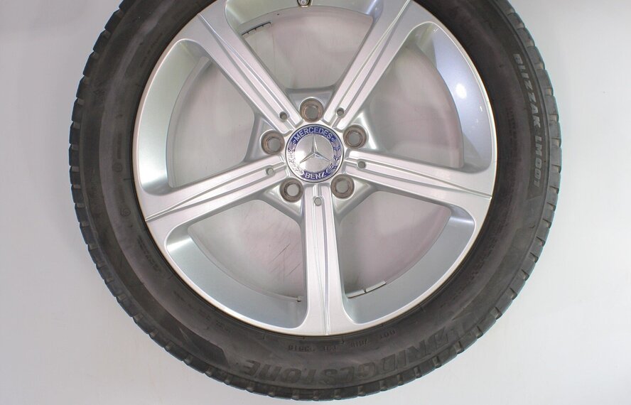 Mercedes Mercedes A B CLA Klasse W177 17-Zoll-Felgen + Winterkompletträder Bridgestone Original