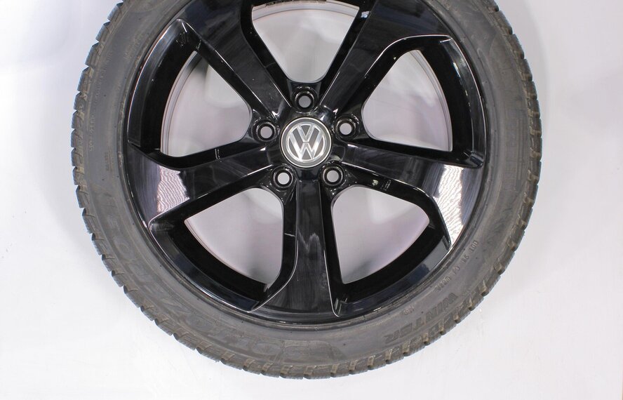 Volkswagen VW Golf 5 6 7 Sportsvan 17-Zoll Brooklyn-Felgen + Winterkompletträder Pirelli NEU Original
