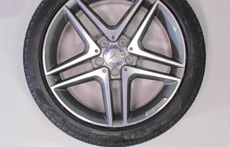 Mercedes Mercedes A B CLA Klasse W177 W118 W247 18-Zoll Felgen Pirelli Sommerkompletträder Original NEU
