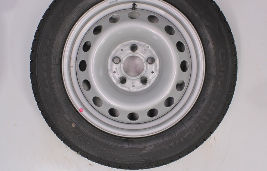 Mercedes Mercedes Klasse W447 16-Zoll Goodyear Winterkompletträder Original