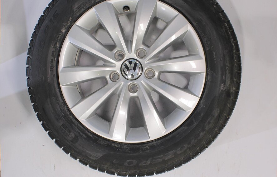 Volkswagen Volkswagen New Beetle 5C Mikra 16-Zoll Pirelli Winterkompletträder Original
