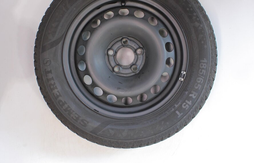 Audi Audi Q2 SQ2 81A Stahl 15-Zoll Semperit Winterkompletträder Original