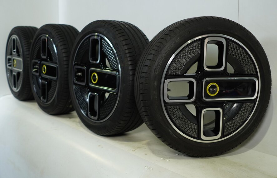 Mini Mini Cooper / S / One / Cabrio F55 F56 F57 737 17-Zoll Pirelli Sommerkompletträder Original