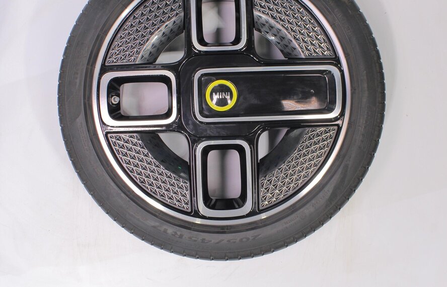 Mini Mini Cooper / S / One / Cabrio F55 F56 F57 737 17-Zoll Pirelli Sommerkompletträder Original