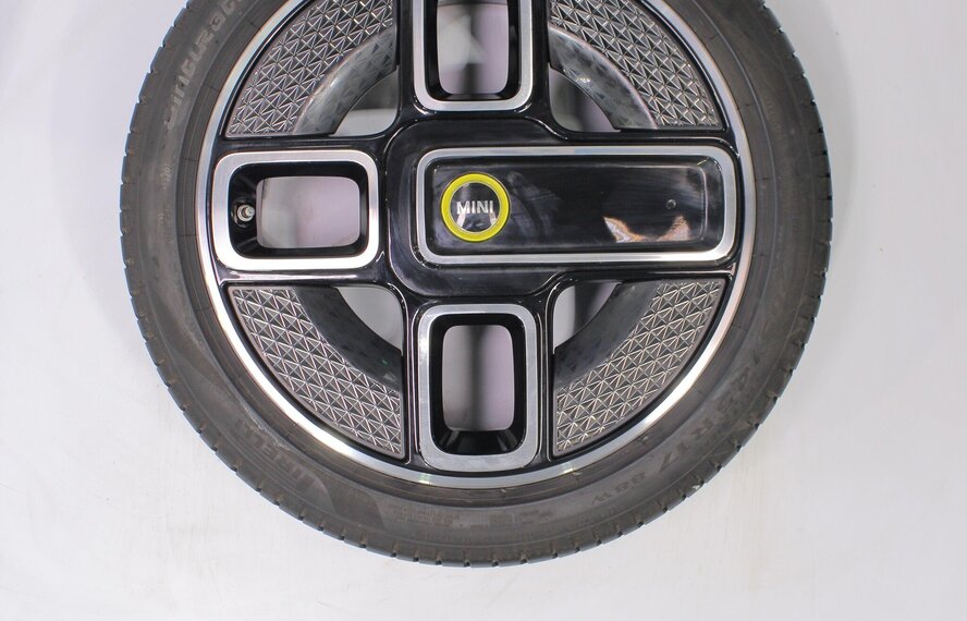 Mini Mini Cooper / S / One / Cabrio F55 F56 F57 737 17-Zoll Pirelli Sommerkompletträder Original