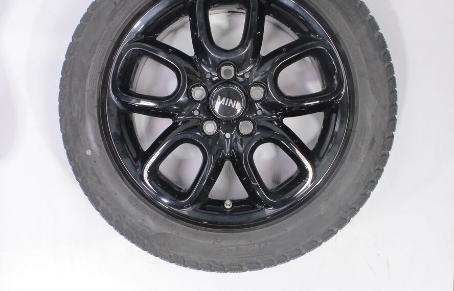 Mini Mini Clubman F54 494 16-Zoll Pirelli Runflat Winterkompletträder Original