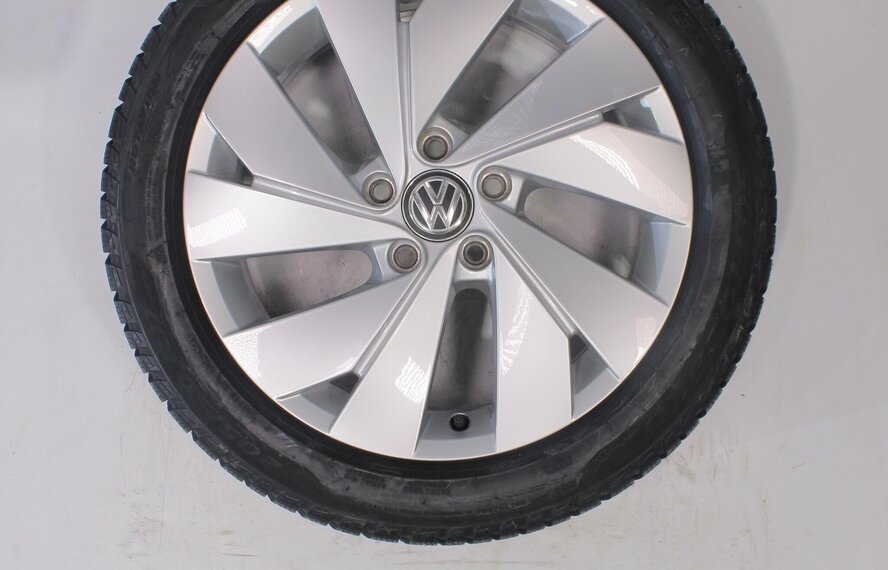 Volkswagen Volkswagen Golf 5 6 7 8 Belmont 17-Zoll Pirelli Winterkompletträder Neu Original