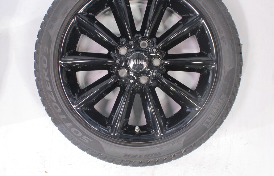 Mini Mini Clubman F54 518 17-Zoll Pirelli Runflat Winterkompletträder Original