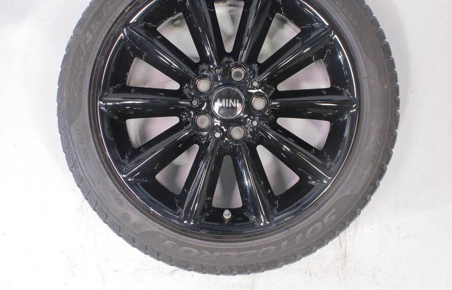 Mini Mini Clubman F54 518 17-Zoll Pirelli Runflat Winterkompletträder Original