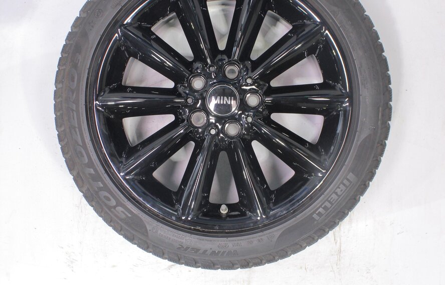 Mini Mini Clubman F54 518 17-Zoll Pirelli Runflat Winterkompletträder Original