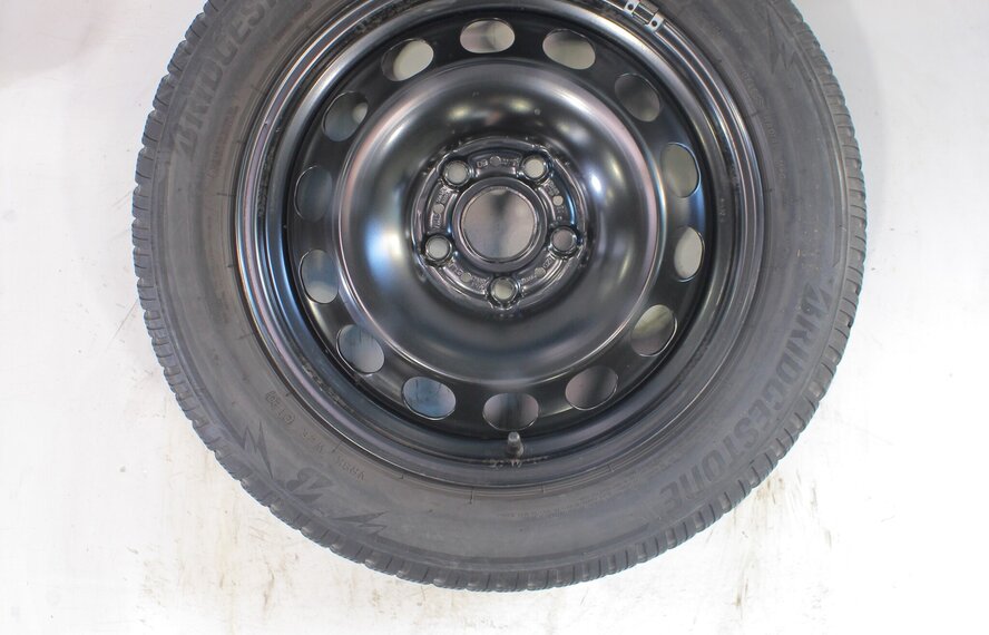 Volkswagen Volkswagen Golf 5 6 7 8 16-Zoll Bridgestone Winterkompletträder Original