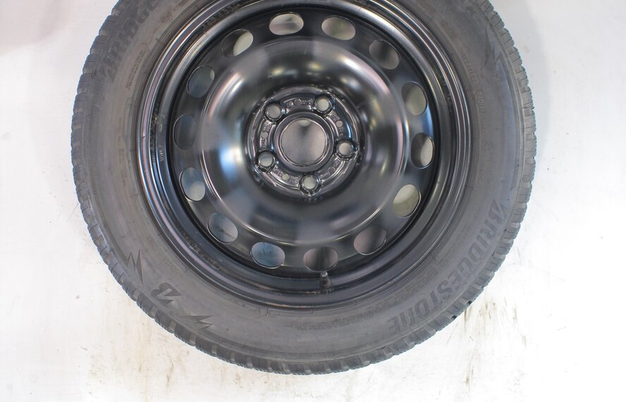 Volkswagen Volkswagen Golf 5 6 7 8 16-Zoll Bridgestone Winterkompletträder Original