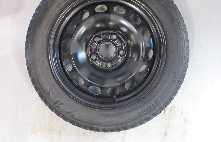 Volkswagen Volkswagen Golf 5 6 7 8 16-Zoll Bridgestone Winterkompletträder Original