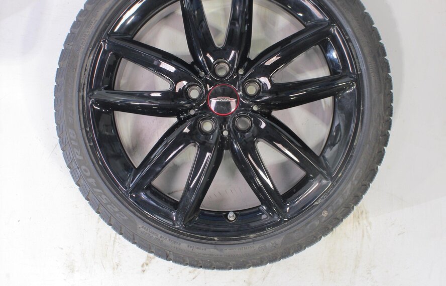 Mini Mini Clubman F54 JCW815 18-Zoll Pirelli Runflat Winterkompletträder Original