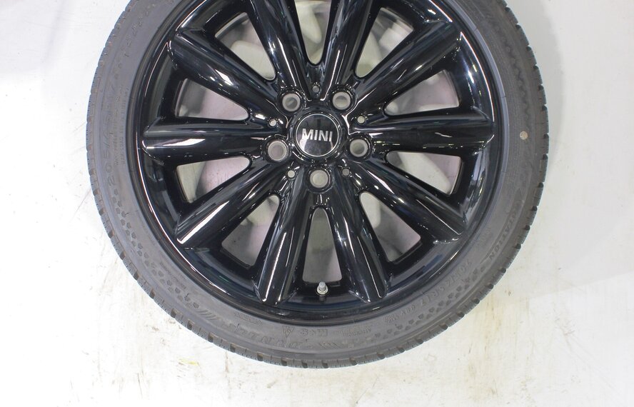 Mini Mini Cooper / S / One / Cabrio F55 F56 F57 499 17-Zoll Dunlop Runflat Winterkompletträder Original