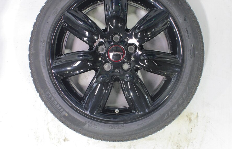 Mini Mini Clubman F54 528 17-Zoll Pirelli Winterkompletträder Original