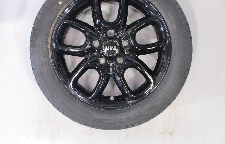 Mini Mini Cooper / S / One / Cabrio F55 F56 F57 494 16-Zoll Bridgestone Runflat Winterkompletträder Neu Original