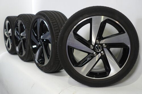 Volkswagen VW Polo 2G Milton Keynes 17-Zoll-Felgen Michelin Sommerkompletträder Original Volkswagen VW Polo 2G Milton Keynes 17-Zoll-Felgen Michelin Sommerkompletträder Original